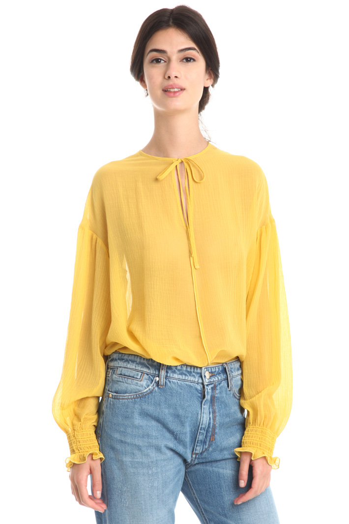 Blusa over in crespo Intrend Blusa over in crespo Intrend