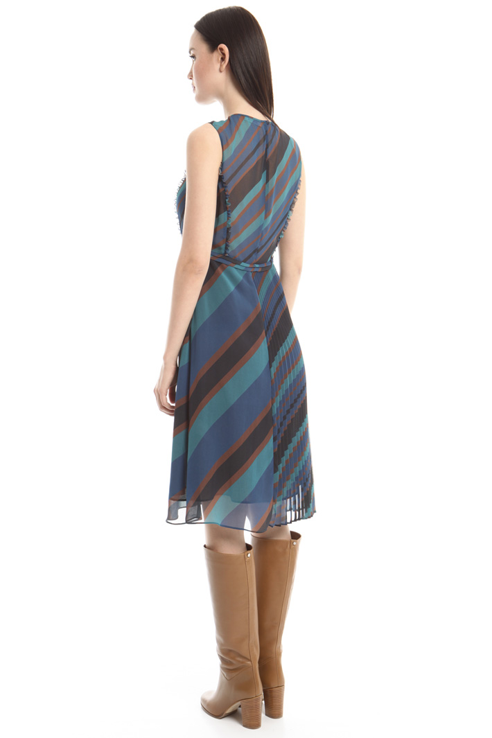 Abito in georgette rigata Intrend Abito in georgette rigata Intrend