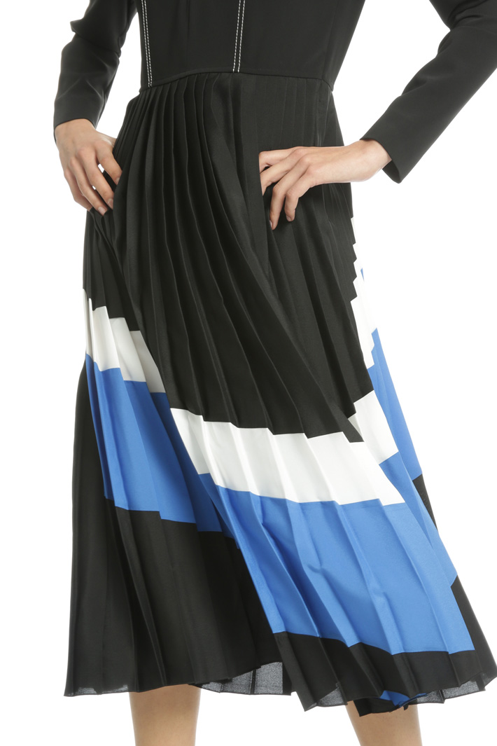 Midi dress Intrend Midi dress Intrend
