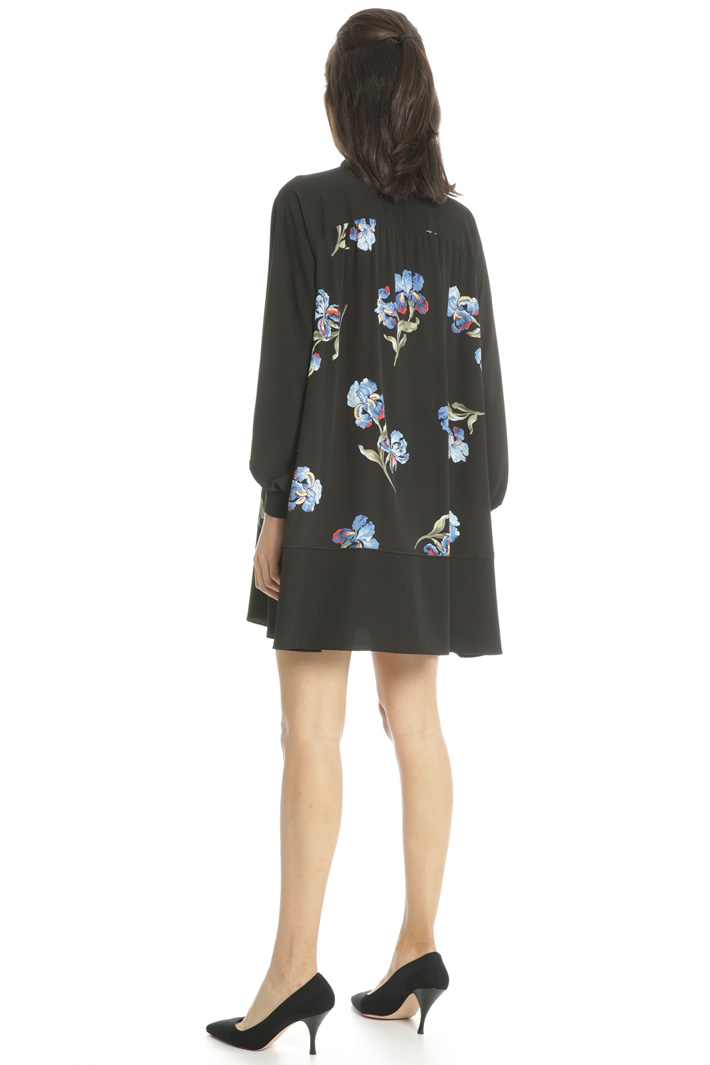 Short viscose dress Intrend Short viscose dress Intrend