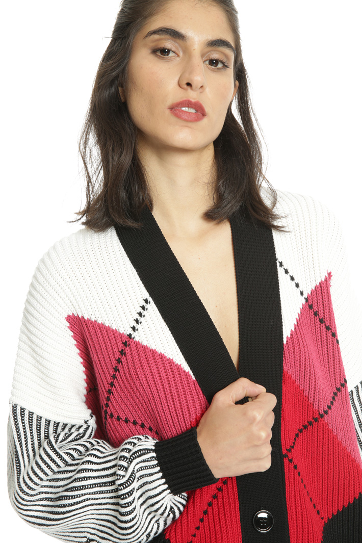 Boxy-fit ribbed cardigan Intrend Boxy-fit ribbed cardigan Intrend