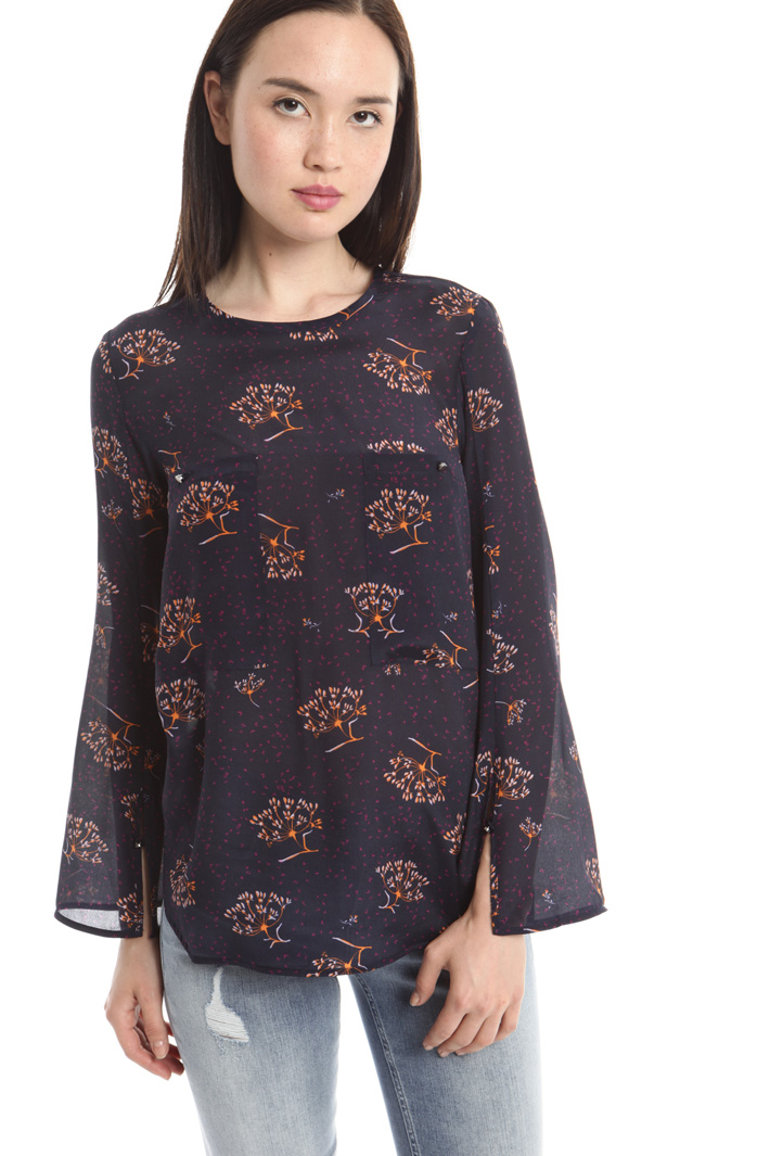 T-shirt in jersey e crepe Intrend T-shirt in jersey e crepe Intrend