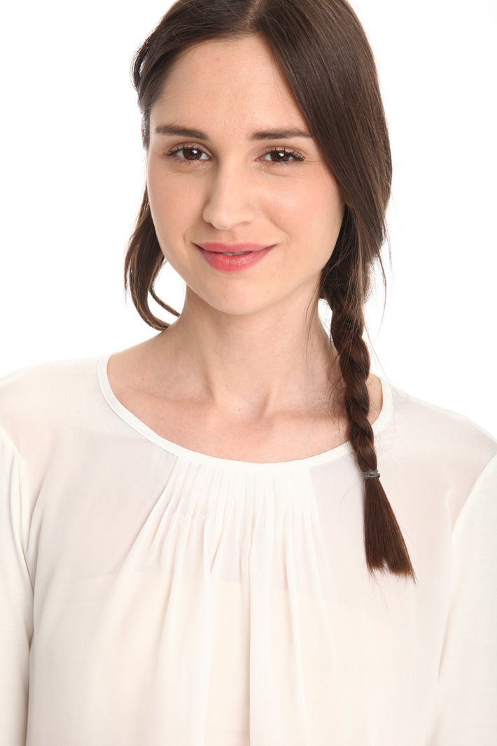 T-shirt in jersey fluido Intrend T-shirt in jersey fluido Intrend