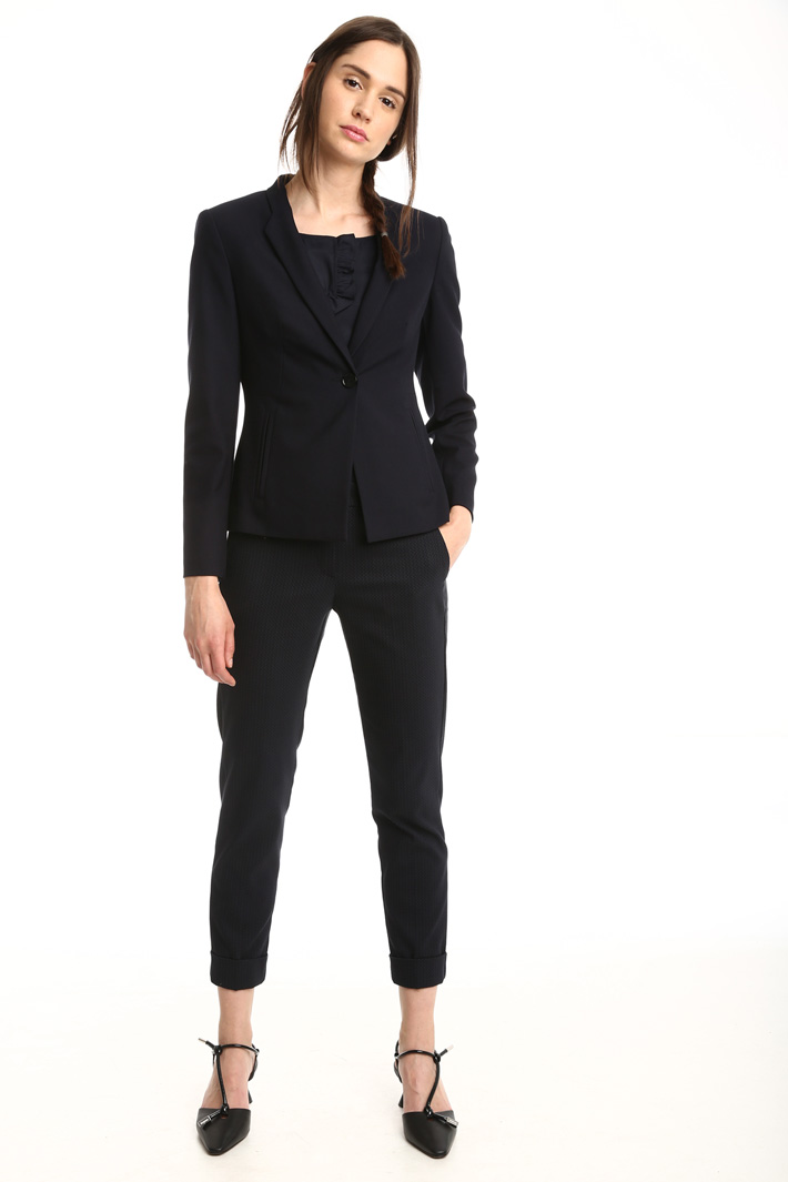 Semi-fitted crepe jacket Intrend Semi-fitted crepe jacket Intrend