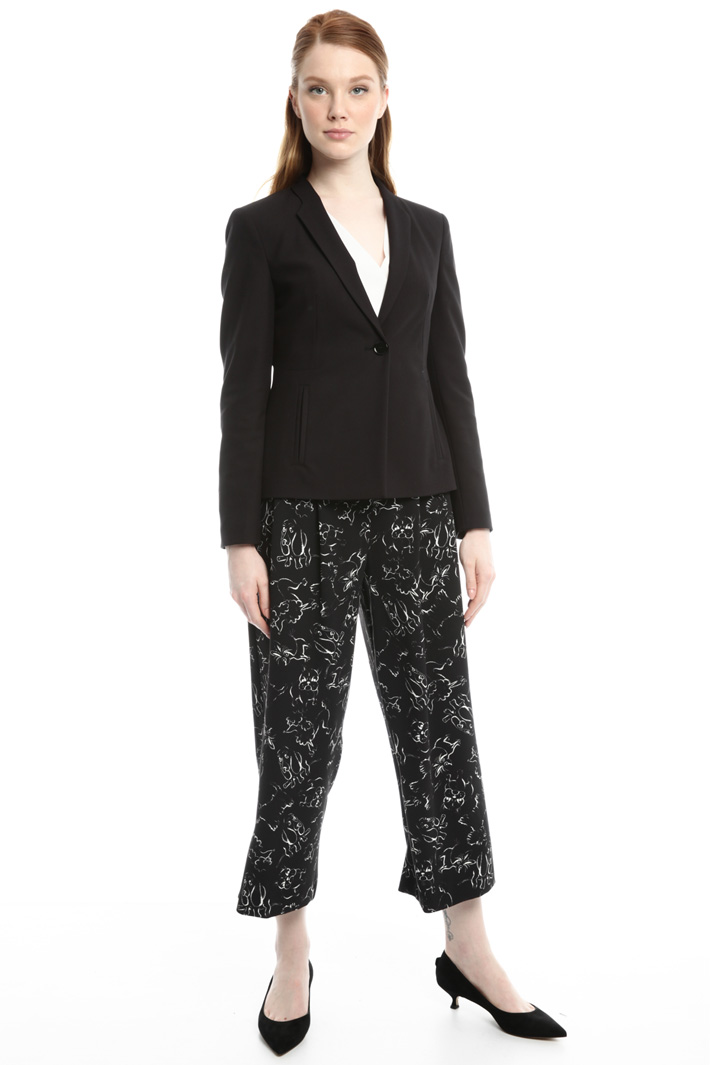 Semi-fitted crepe jacket Intrend Semi-fitted crepe jacket Intrend