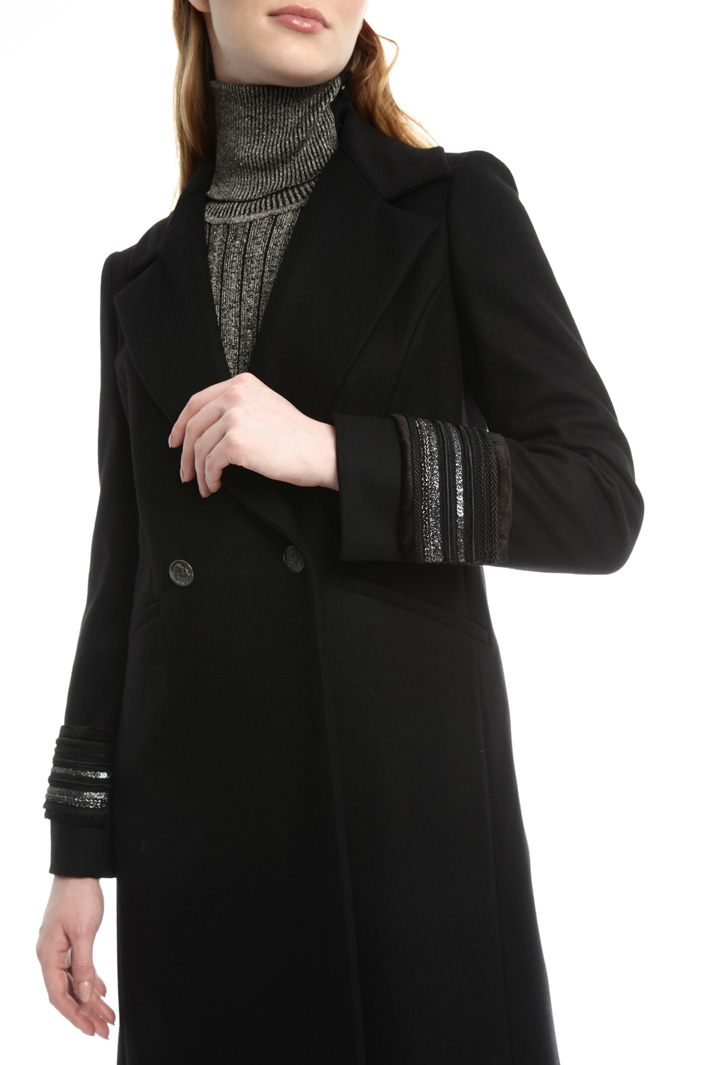 Embroidered cuff coat Intrend Embroidered cuff coat Intrend