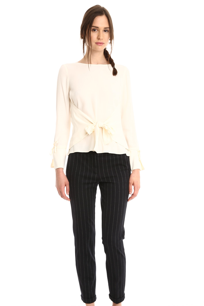 Blusa con nodo in vita Intrend Blusa con nodo in vita Intrend