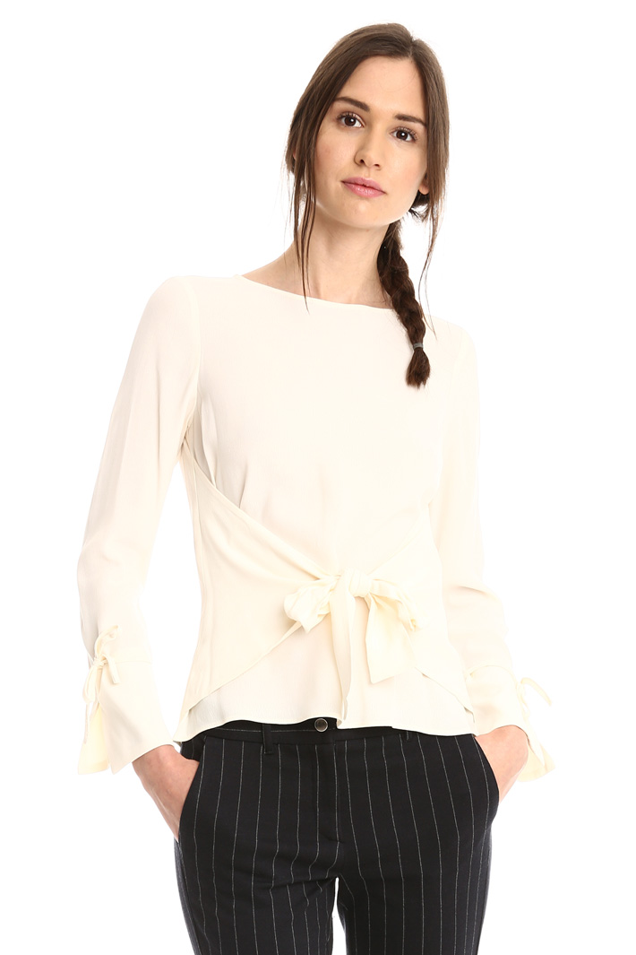 Blusa con nodo in vita Intrend Blusa con nodo in vita Intrend