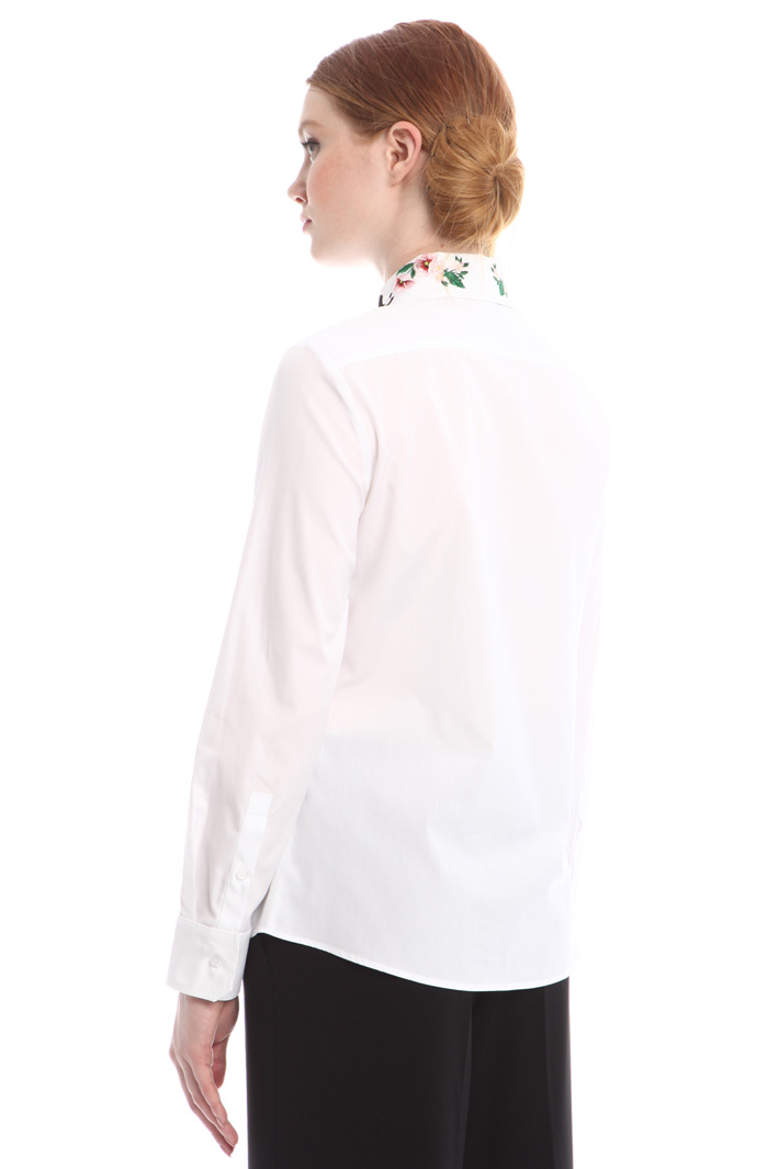 Shirt with embroidered collar Intrend Shirt with embroidered collar Intrend