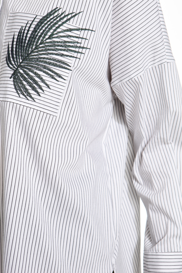 Camicia over con ricamo Intrend Camicia over con ricamo Intrend