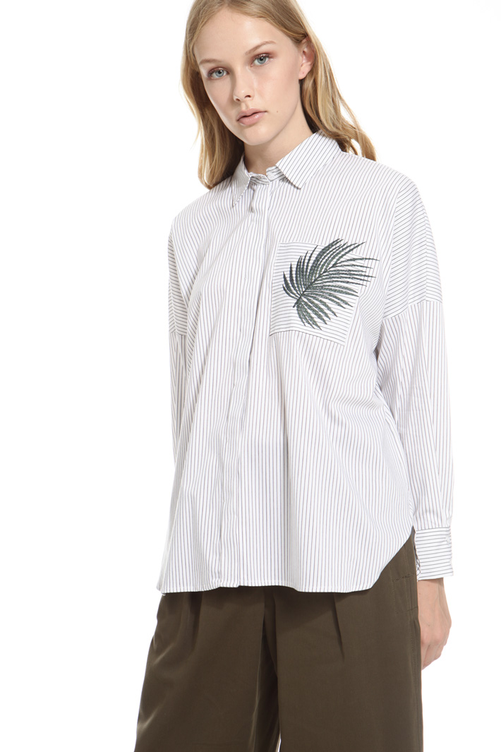 Camicia over con ricamo Intrend Camicia over con ricamo Intrend