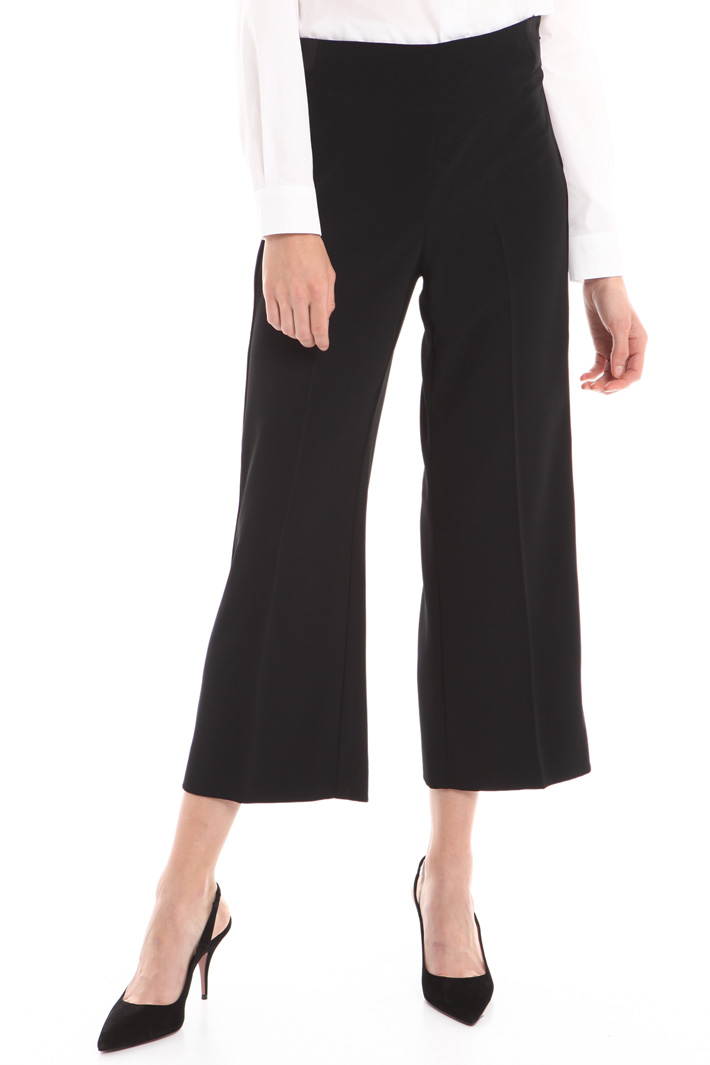 Pantalone cropped in crepe Intrend Pantalone cropped in crepe Intrend