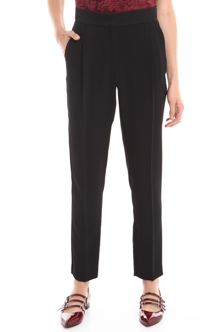 Pantalone in crepe enver satin Intrend Pantalone in crepe enver satin Intrend