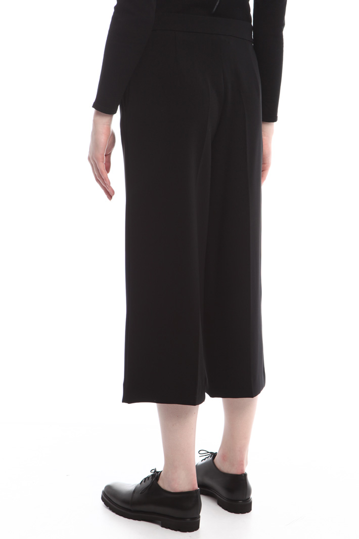 Pantaloni cropped in cady Intrend Pantaloni cropped in cady Intrend