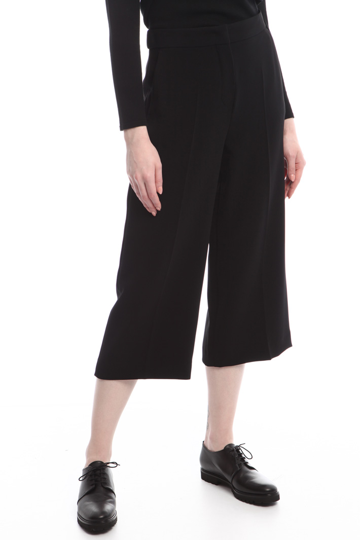 Pantaloni cropped in cady Intrend Pantaloni cropped in cady Intrend