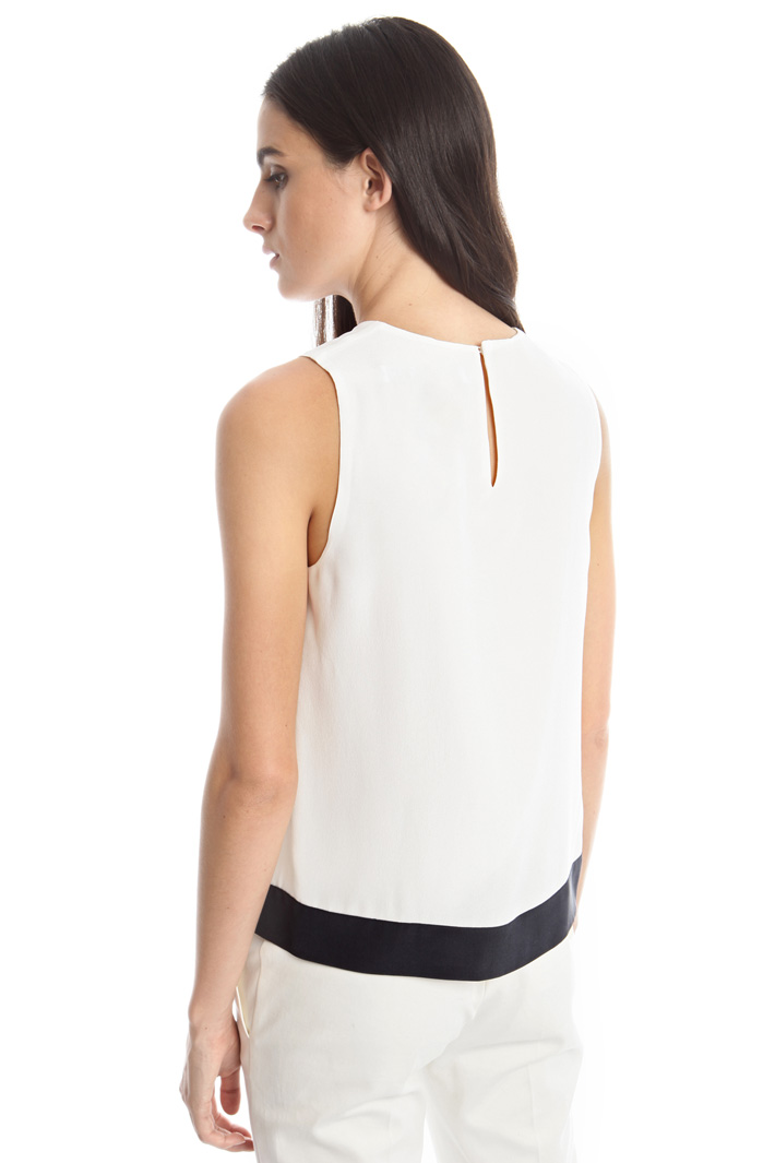 Top con drappeggio centrale Intrend Top con drappeggio centrale Intrend