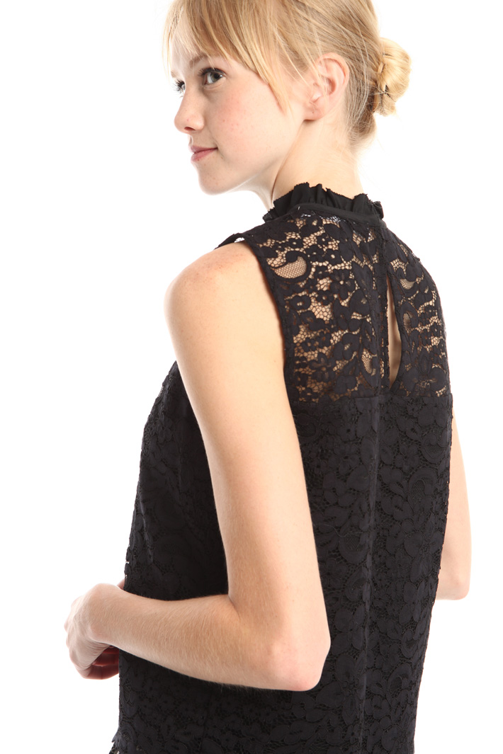 Top smanicato in pizzo Intrend Top smanicato in pizzo Intrend