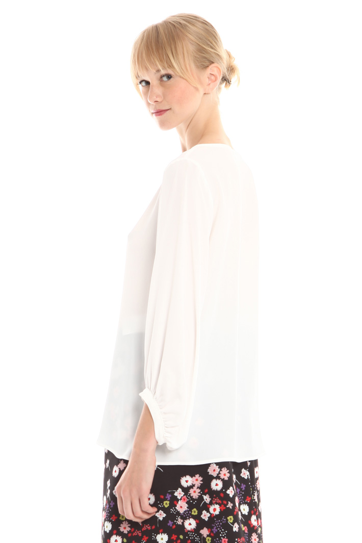 Blusa in crepe misto seta Intrend Blusa in crepe misto seta Intrend