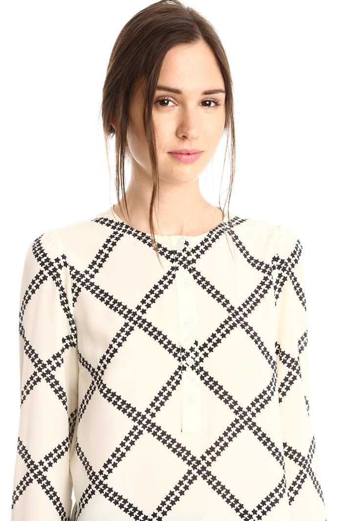Blusa in seta stampata Intrend Blusa in seta stampata Intrend