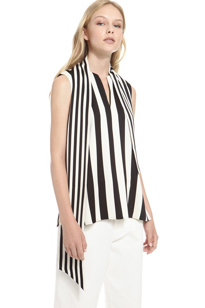 Top con scialle Intrend Top con scialle Intrend