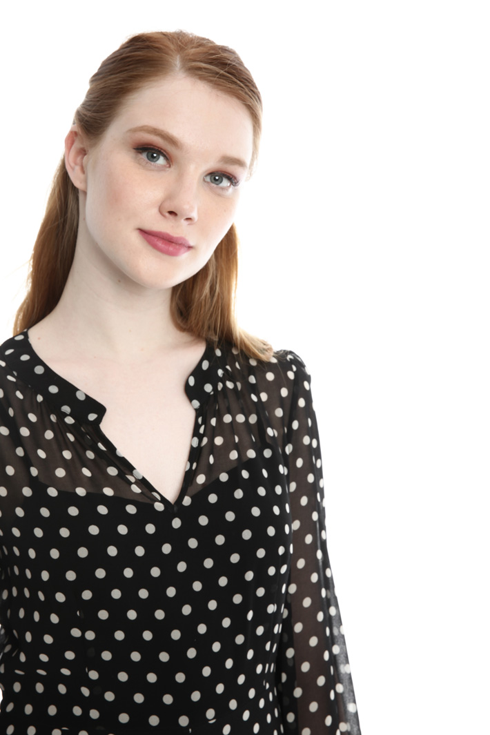 Polka dot georgette dress Intrend Polka dot georgette dress Intrend