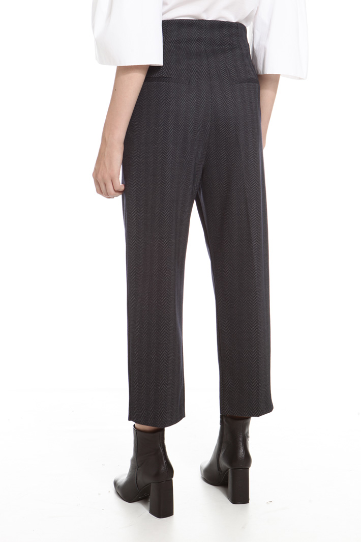 Pantaloni cropped in chevron Intrend Pantaloni cropped in chevron Intrend
