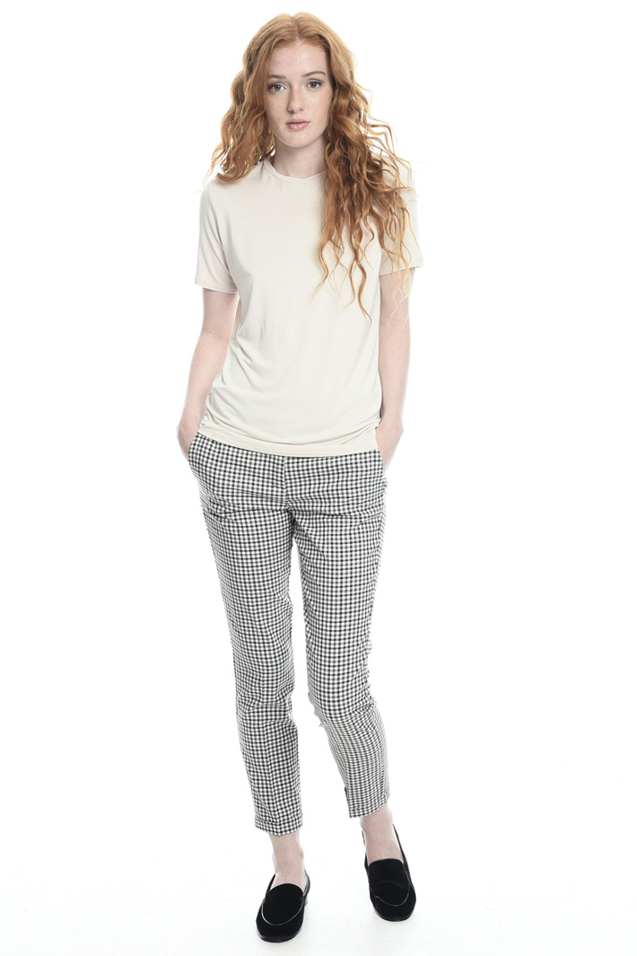 T-shirt con colletto ricamato Intrend T-shirt con colletto ricamato Intrend