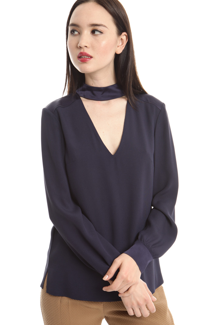 Blusa in crepe enver satin Intrend Blusa in crepe enver satin Intrend