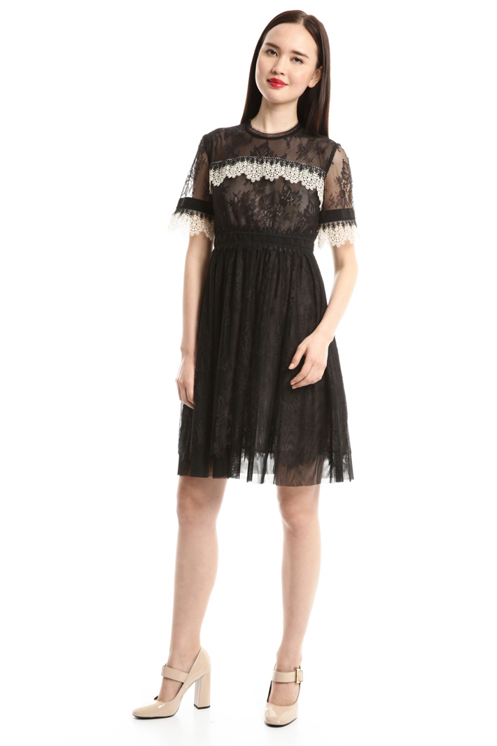 Abito princesse in pizzo Intrend Abito princesse in pizzo Intrend