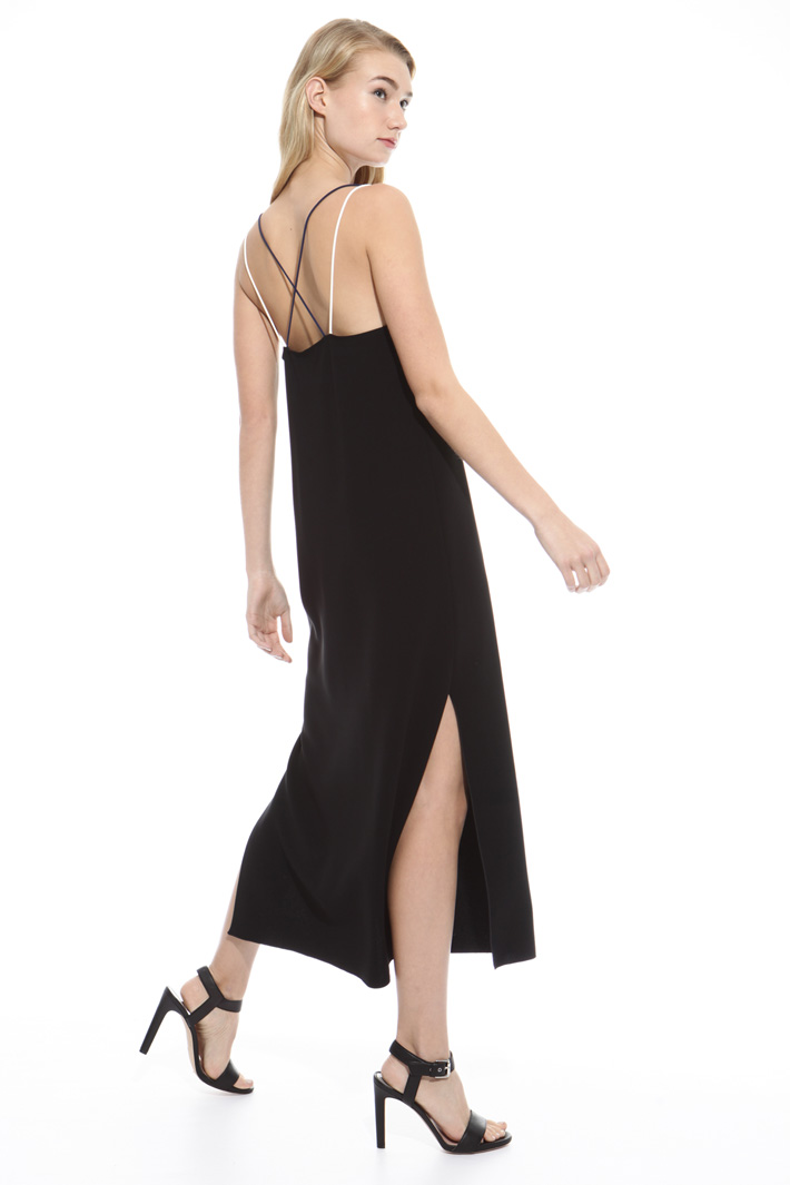 Crossed strap dress Intrend Crossed strap dress Intrend