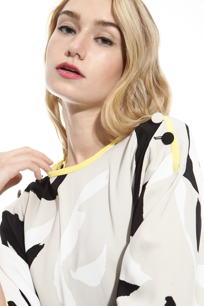 Kimono sleeve dress Intrend Kimono sleeve dress Intrend