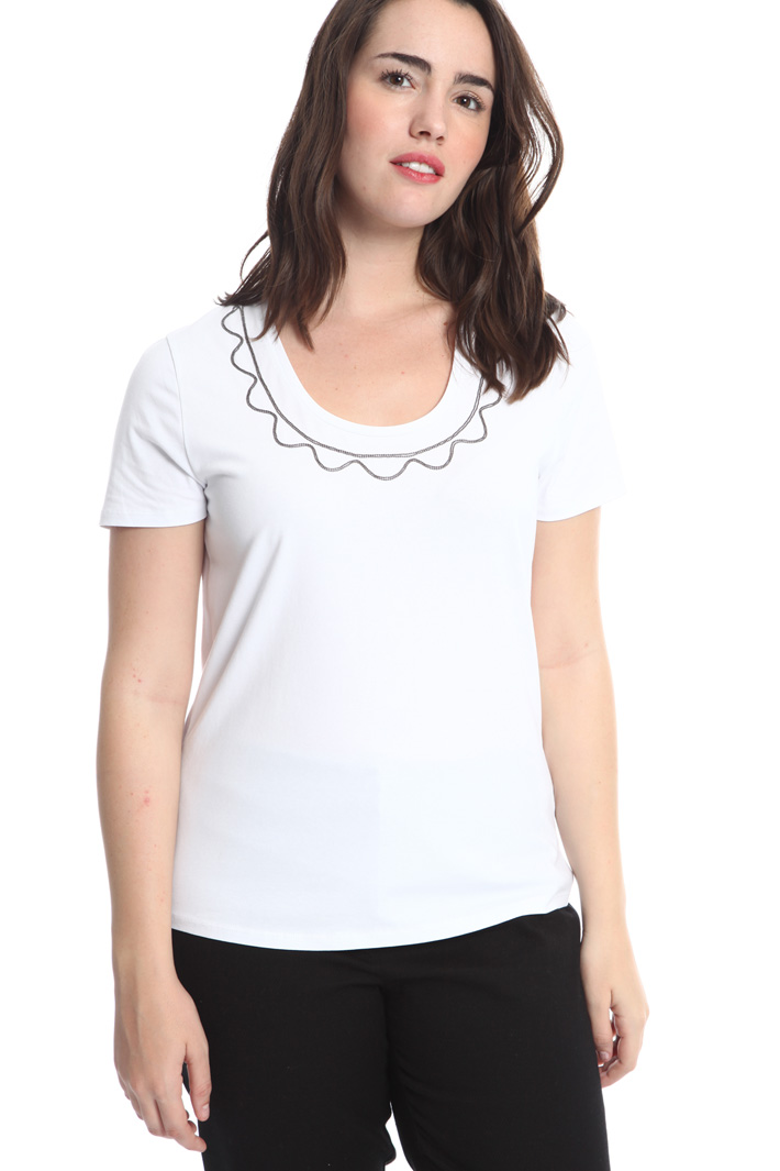 T-shirt con perline ricamate Intrend T-shirt con perline ricamate Intrend