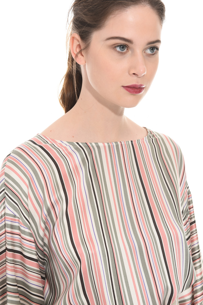 Puff sleeve blouse Intrend Puff sleeve blouse Intrend