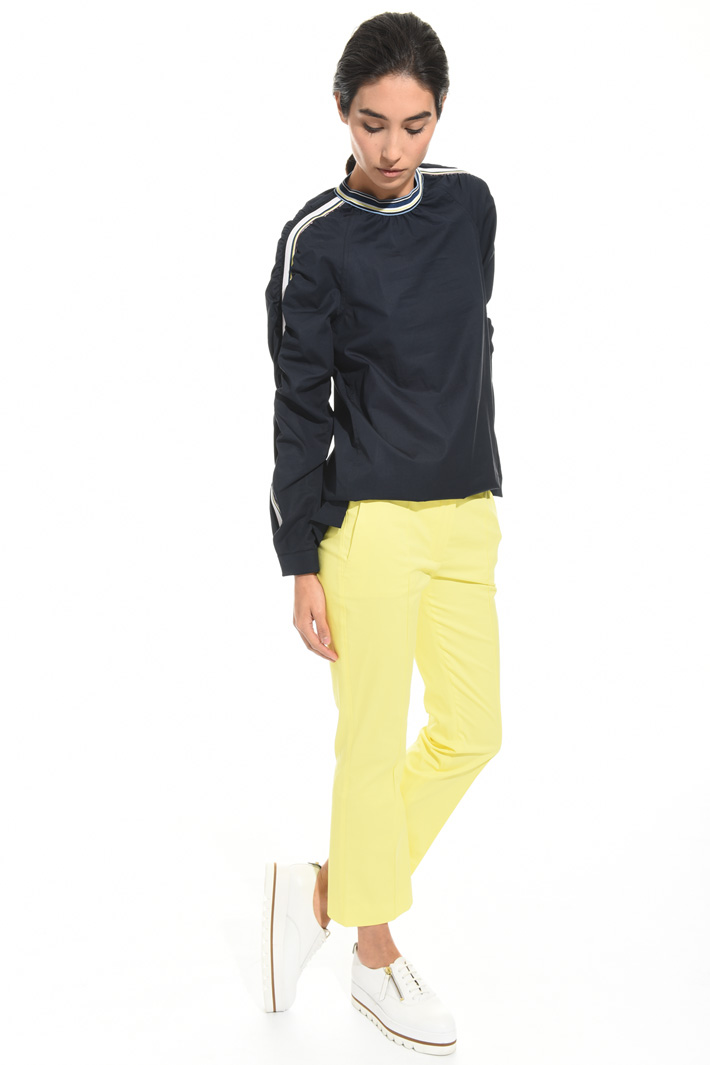 Pantalone flare in gabardina Intrend Pantalone flare in gabardina Intrend