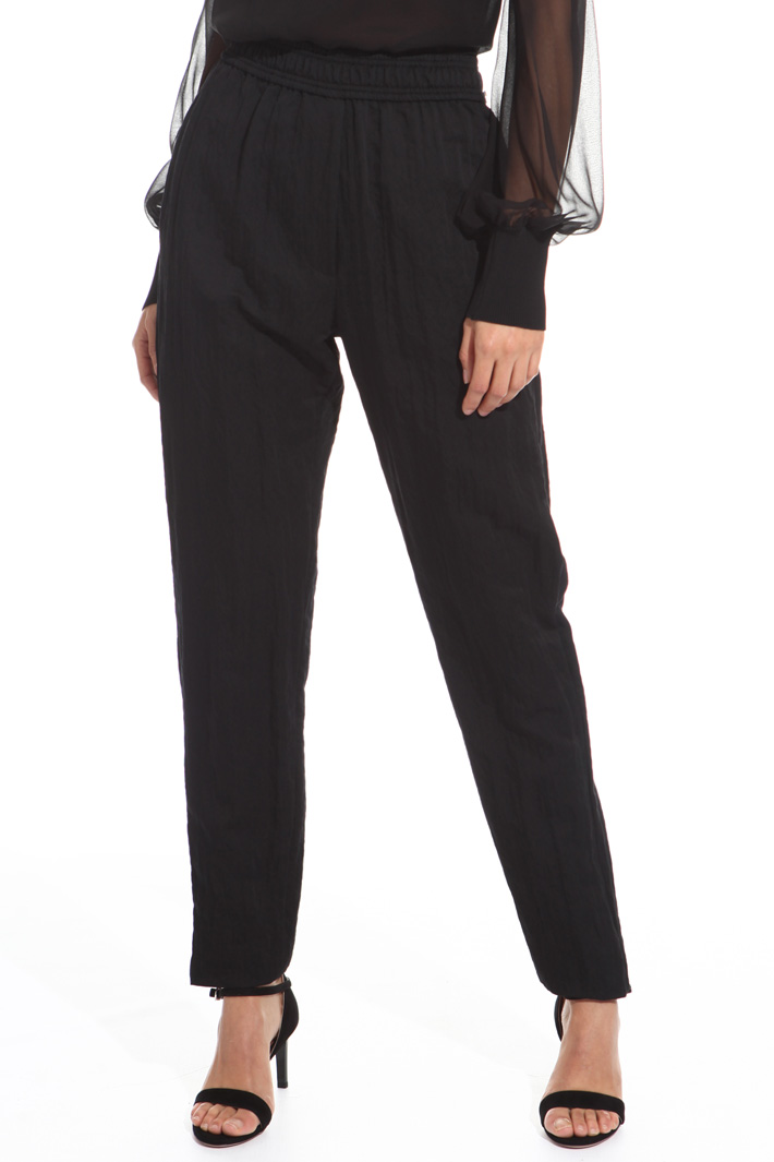 Washed twill trousers
Intrend Washed twill trousers
Intrend