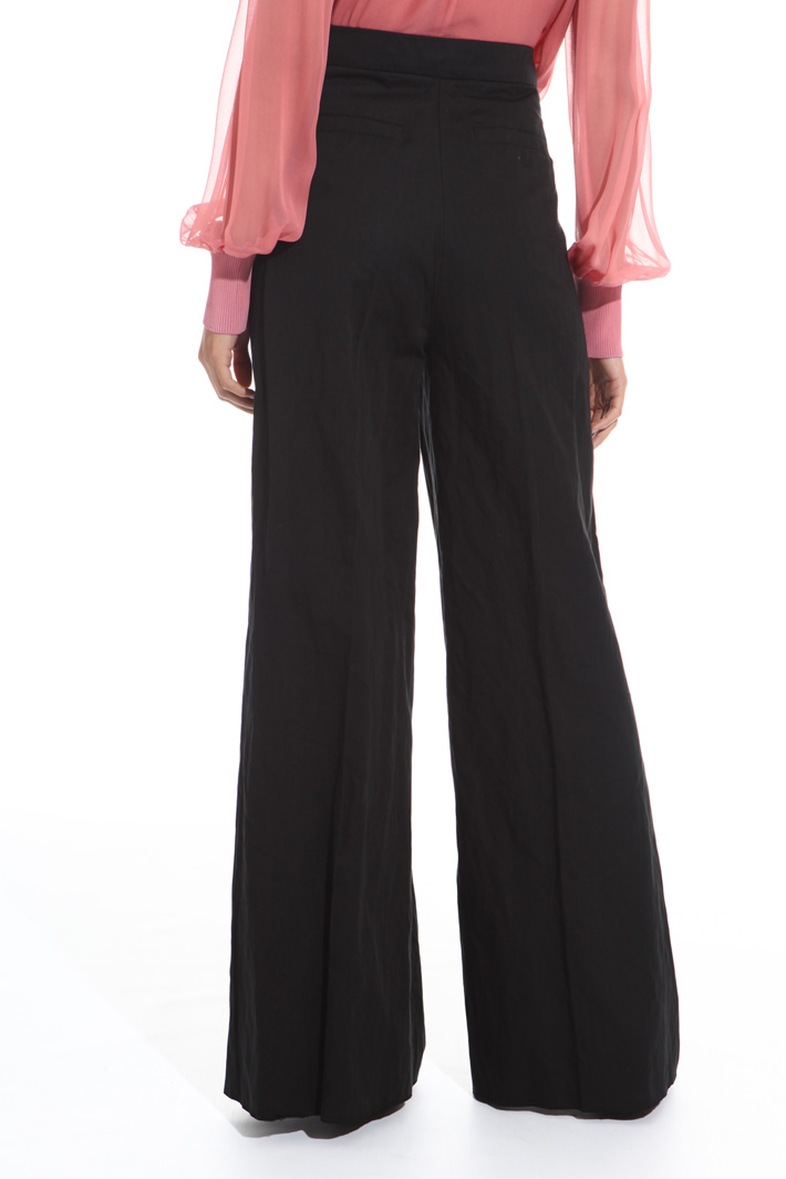 Cotton satin trousers
Intrend Cotton satin trousers
Intrend