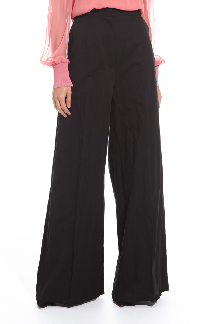 Cotton satin trousers
Intrend Cotton satin trousers
Intrend