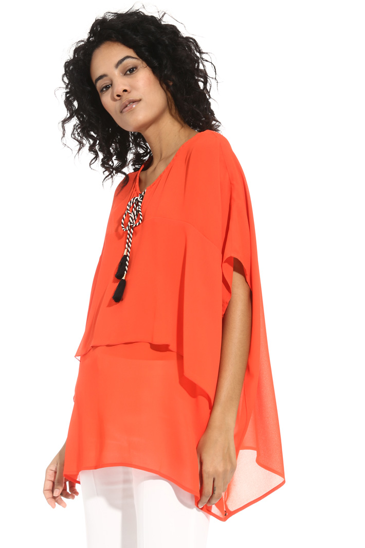 Oversized tunic in crepe fabric Intrend Oversized tunic in crepe fabric Intrend