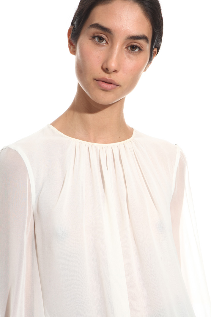 Blusa in gerogette di seta Intrend Blusa in gerogette di seta Intrend