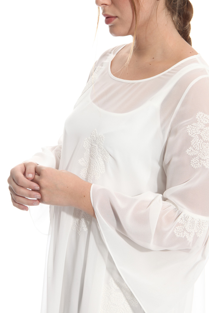 Embroidered georgette blouse Intrend Embroidered georgette blouse Intrend
