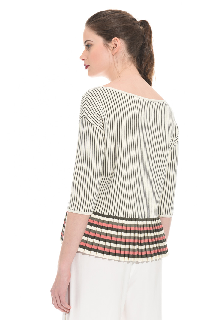Pleated hem sweater Intrend Pleated hem sweater Intrend