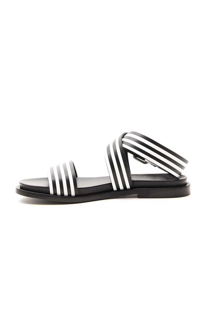 Flat sandal Intrend Flat sandal Intrend