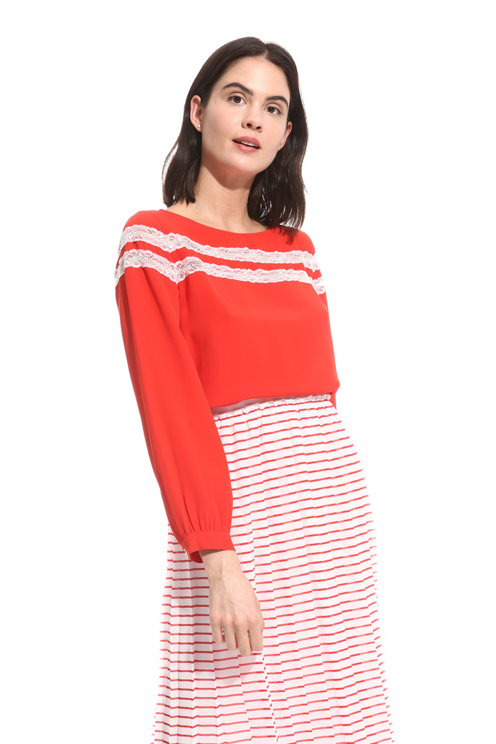 Blusa in crepe e pizzo Intrend Blusa in crepe e pizzo Intrend
