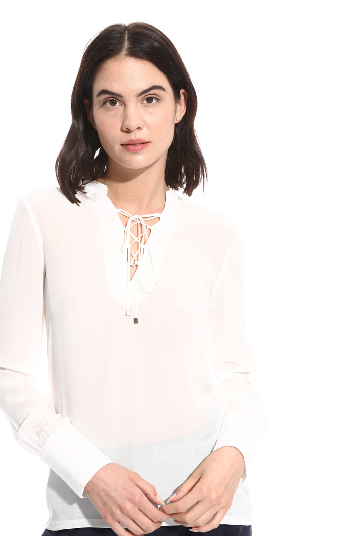 T-shirt in jersey e crepe Intrend T-shirt in jersey e crepe Intrend