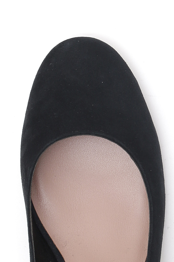 Décolleté in suede leather Intrend Décolleté in suede leather Intrend