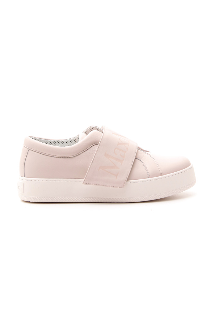 Semi-glossy leather sneakers Intrend Semi-glossy leather sneakers Intrend