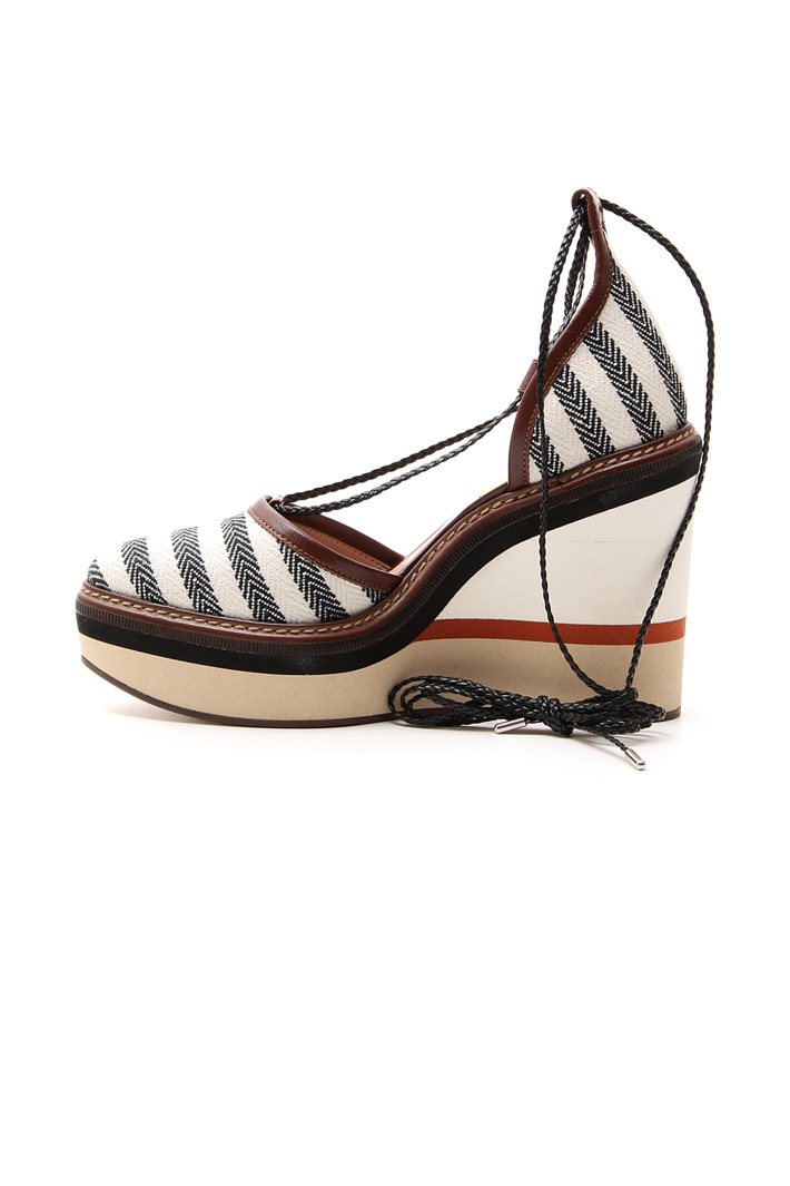 Fabric covered wedge sandal Intrend Fabric covered wedge sandal Intrend