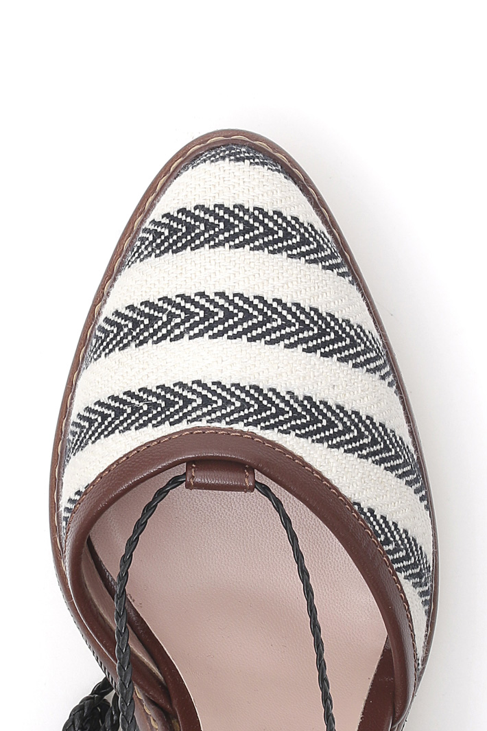 Fabric covered wedge sandal Intrend Fabric covered wedge sandal Intrend