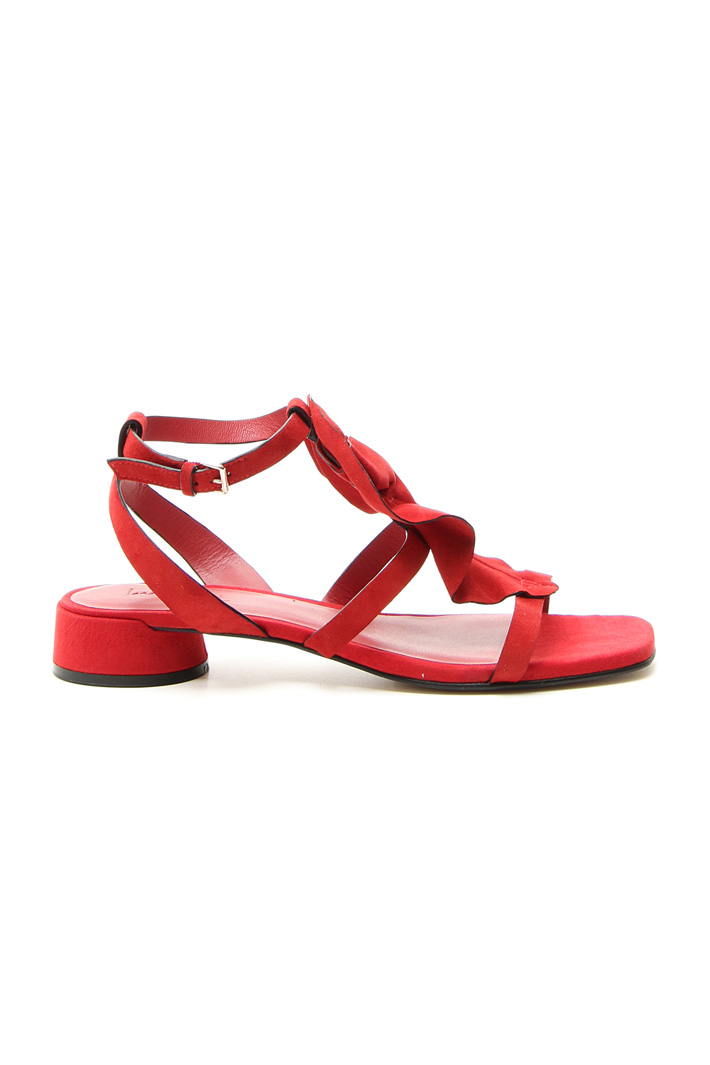 Suede sandal with ruffles
Intrend Suede sandal with ruffles
Intrend