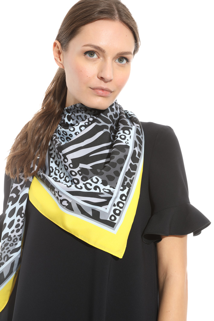 Foulard in tessuto stampato Intrend Foulard in tessuto stampato Intrend
